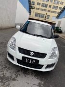 13年鈴木雨燕，白色，車況原版基本原漆，