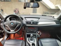 寶馬X1，咖啡色，2015年購入的美女一手車