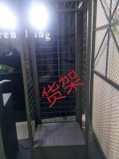 衣服貨架低價出售，電話15944533111
