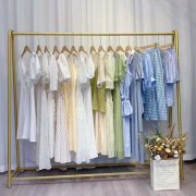 給大家推薦這一款側掛 側掛服裝展示架