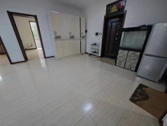 出租東街警和家園2樓116平三室，1.8萬包物業(yè)取暖