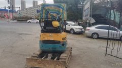 出租久保田 15無駕駛室小勾機